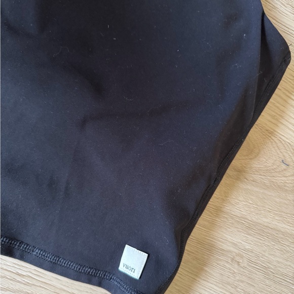 Vuori daily crop tank - Picture 2 of 3